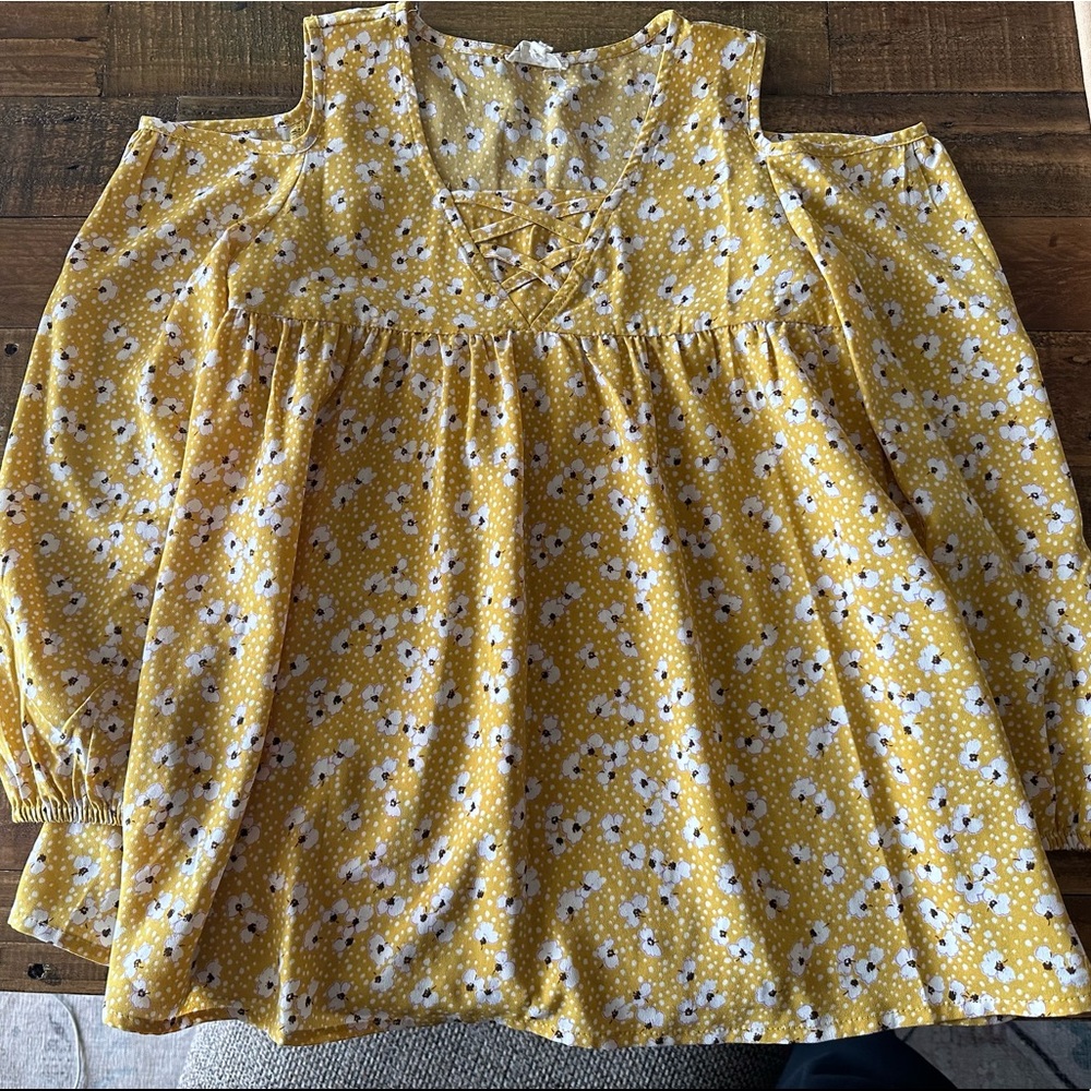 Girls Sz L top